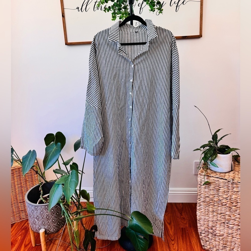 Beautiful 100% cotton striped button-down minimalist shirt dress - Picture 11 of 11